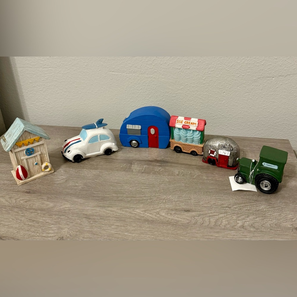 Mini figures in the form of cars 6 pieces and one house. Fairy Garden. NWT